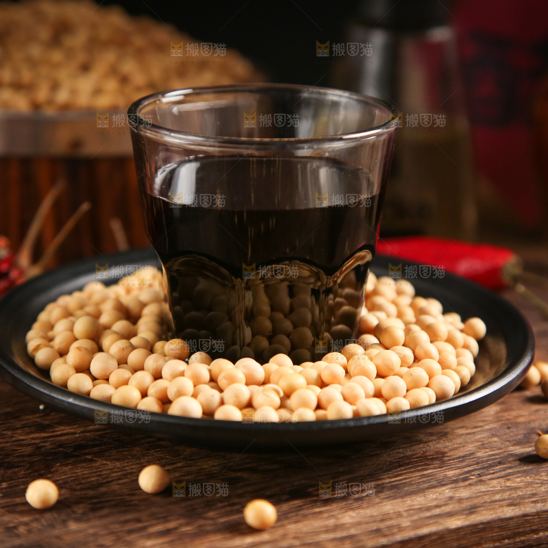 碗里装着酱油