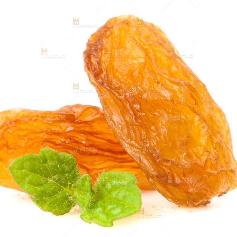 白底上放着黄葡萄干