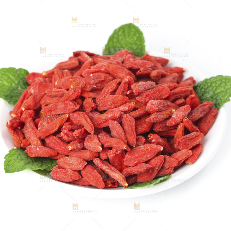 盘子里装着干枸杞