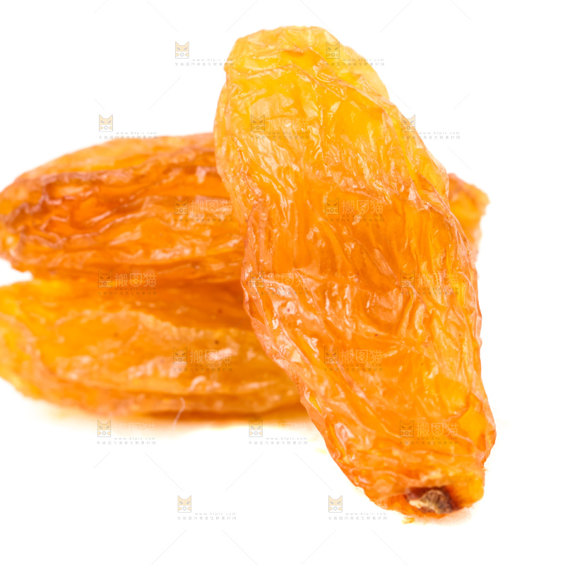 白底上放着树上黄葡萄干