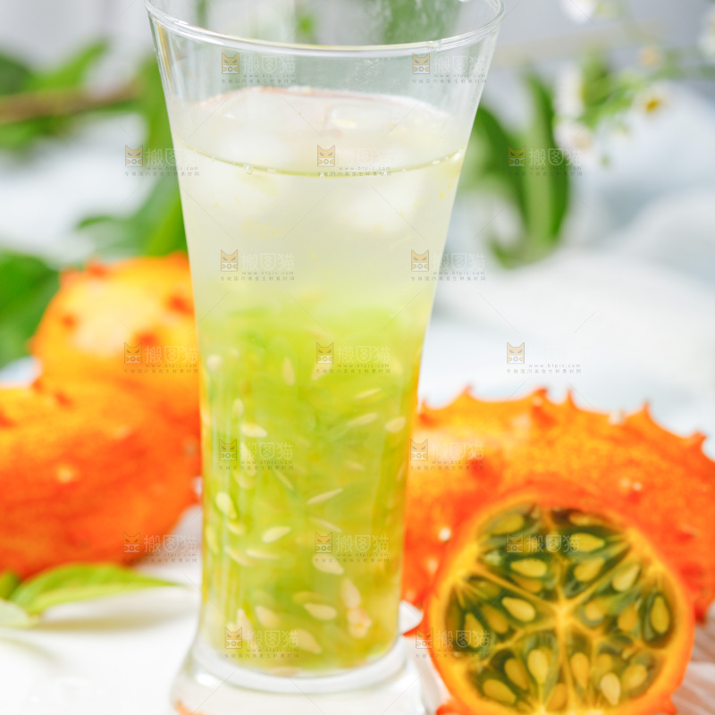 杯子里装着火参果果汁