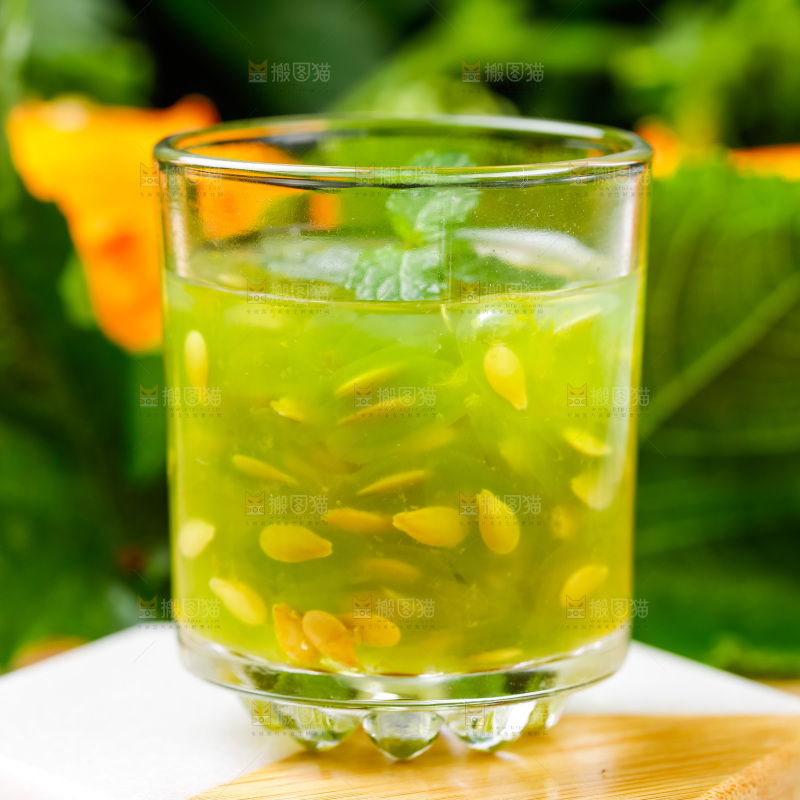 杯子里装着火参果果汁