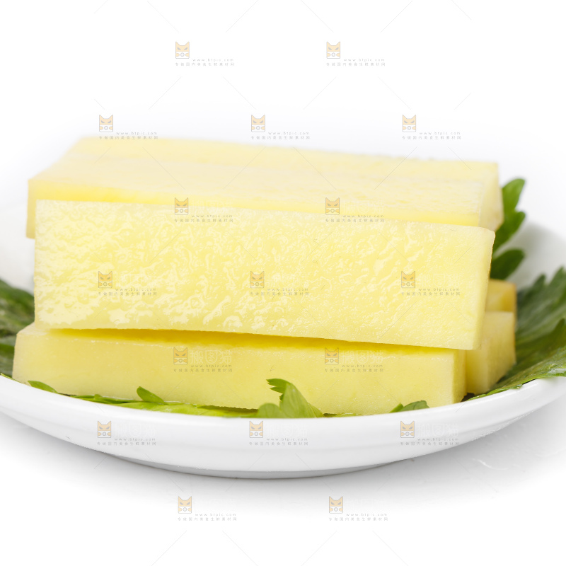 白底上的黄心土豆