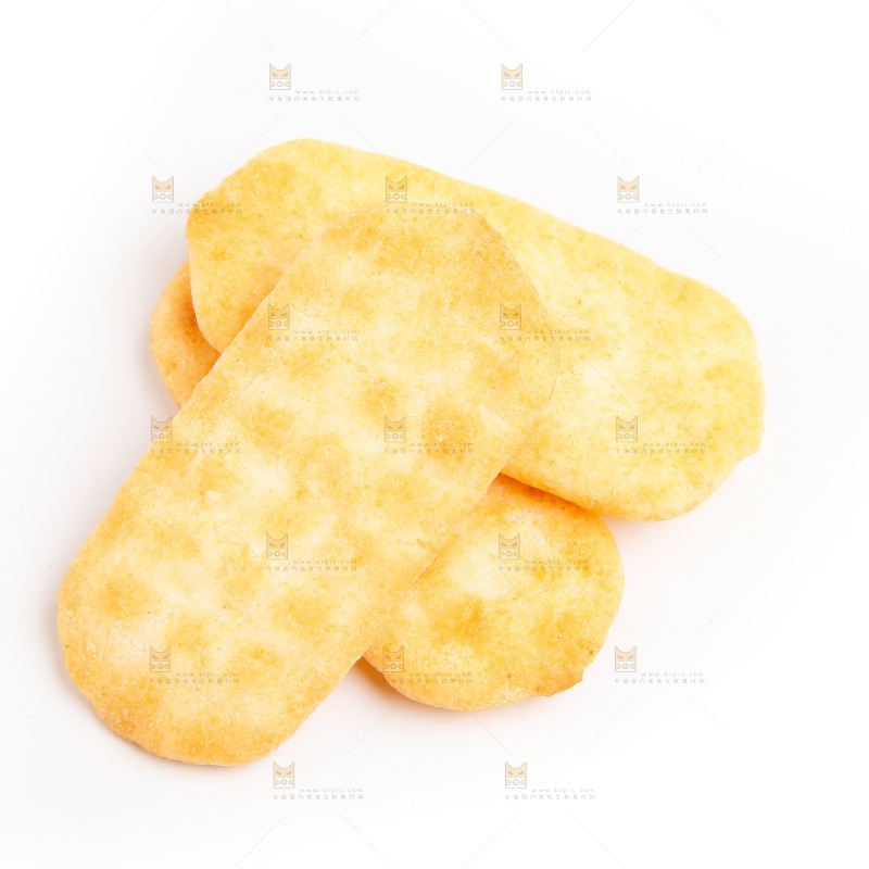 雪饼放在白底上
