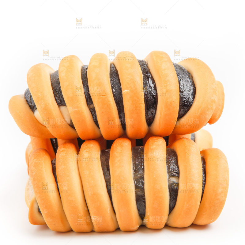 白底上放着海苔面包