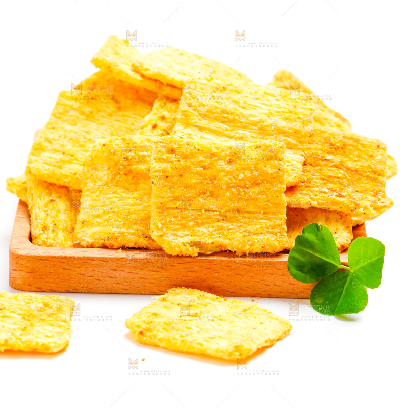 白底上放着麻辣锅巴