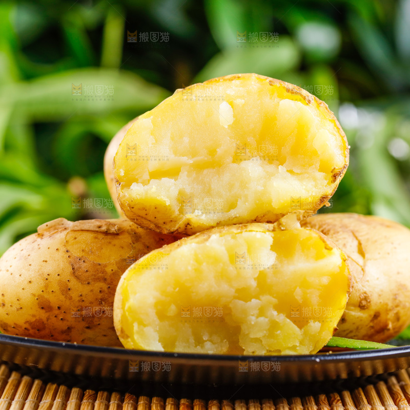 深底上的土豆