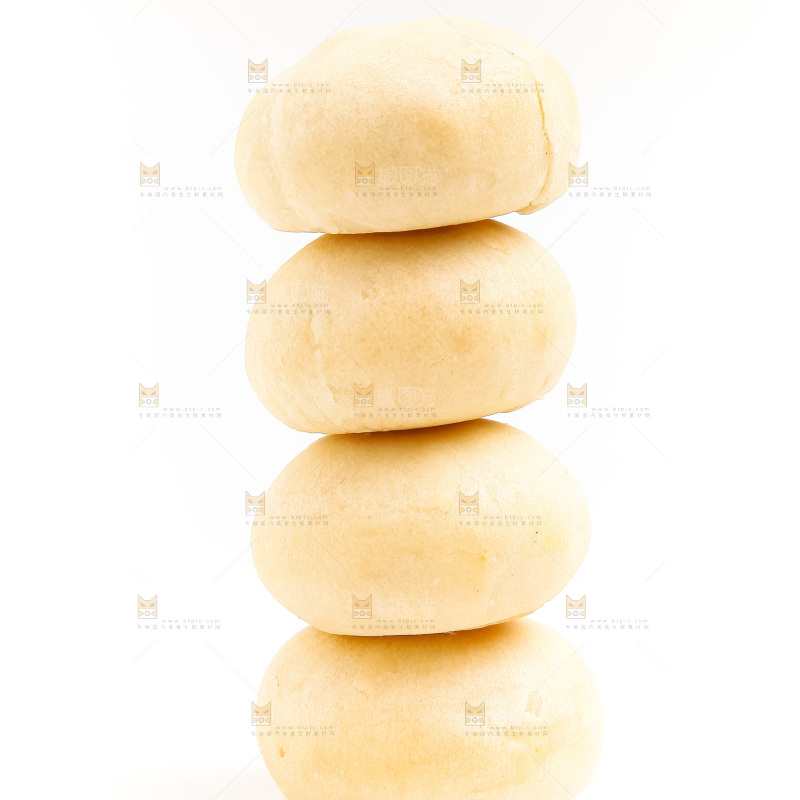 白底上的绿豆饼