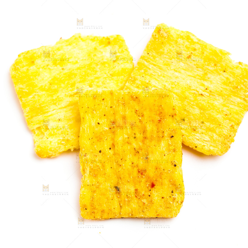 白底上放着麻辣锅巴