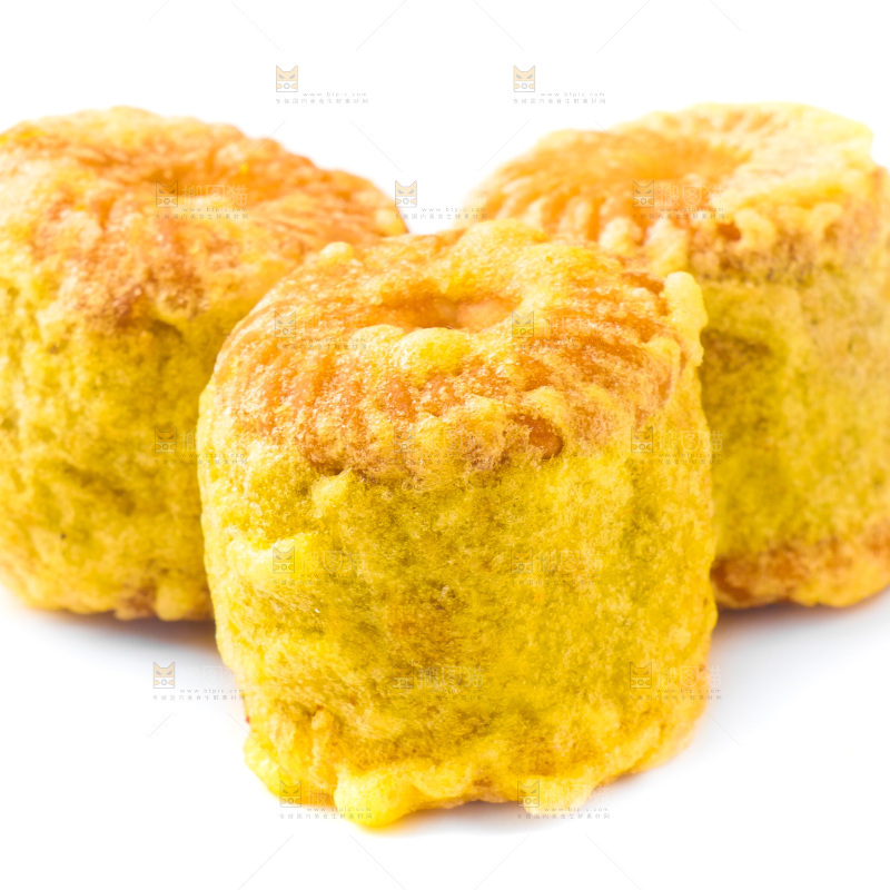 白底上的绿豆饼