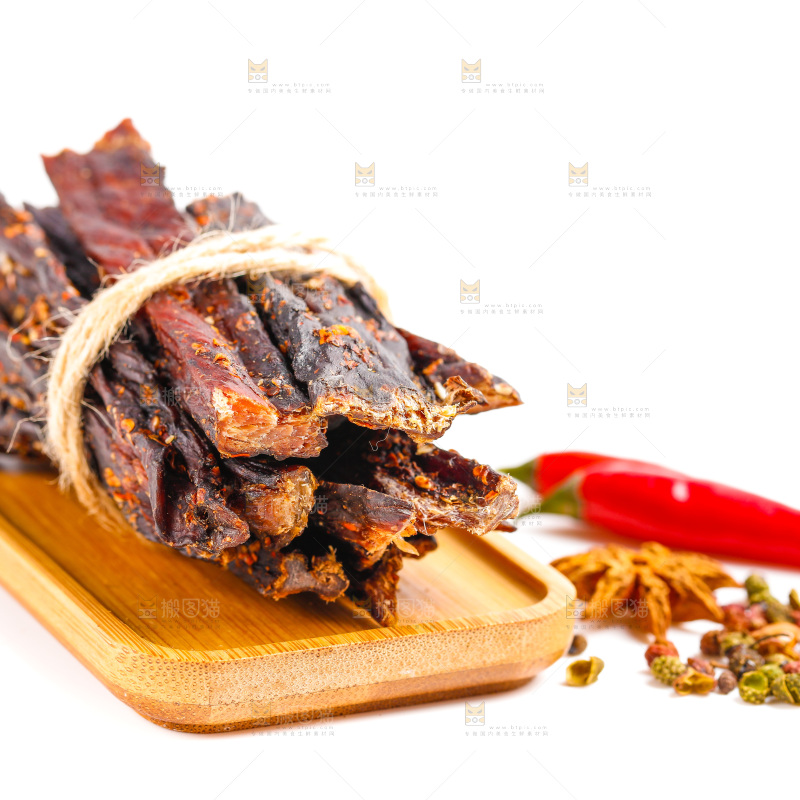 白底上的牛肉条