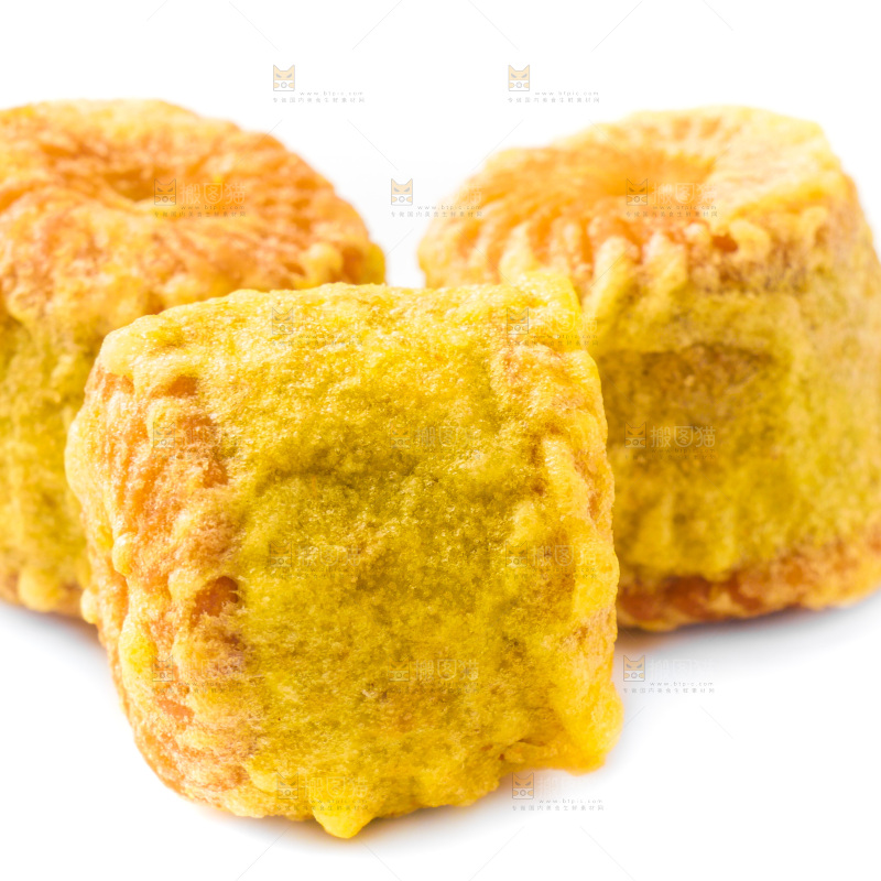 白底上的绿豆饼