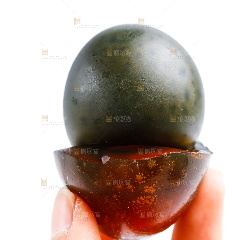 手拿皮蛋