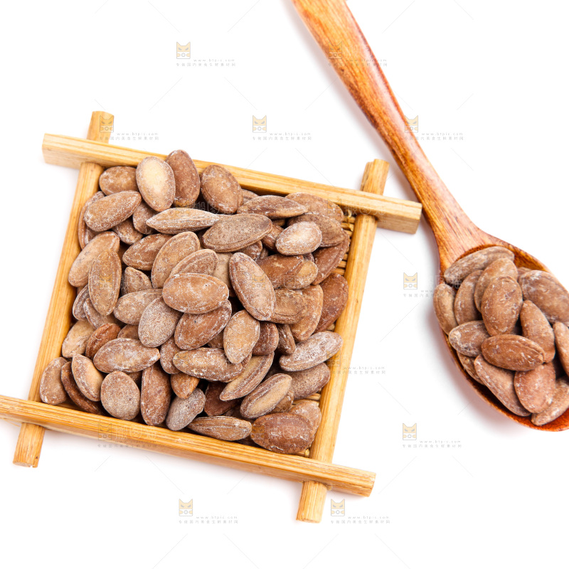 白底上放着吊瓜子