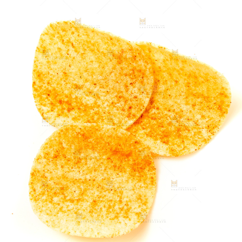 白底上的薯片
