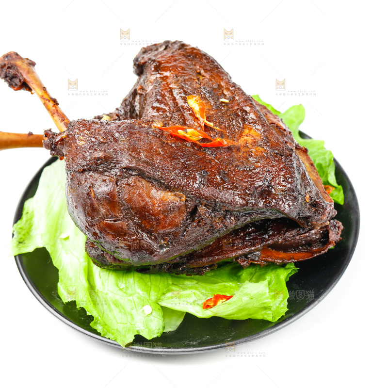 盘子里的酱香鸭腿