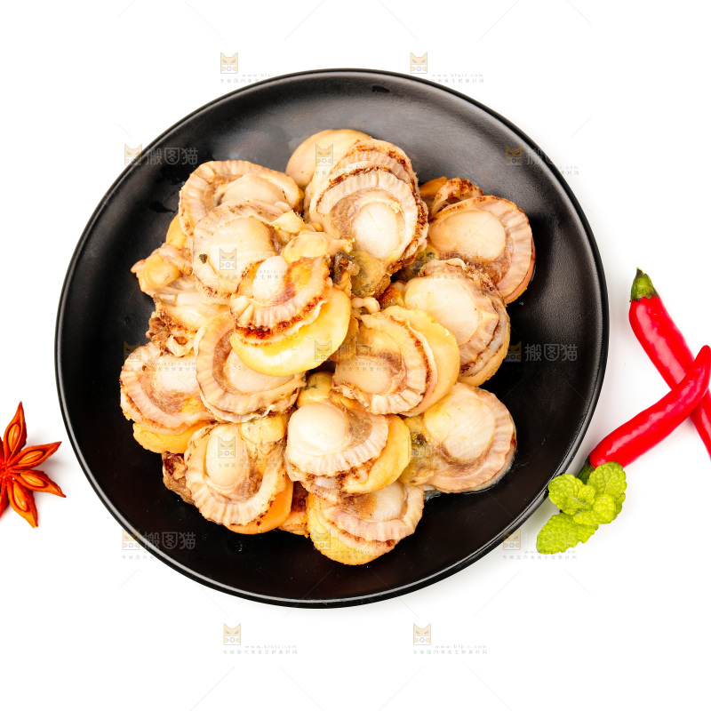 盘子里装着花蛤肉
