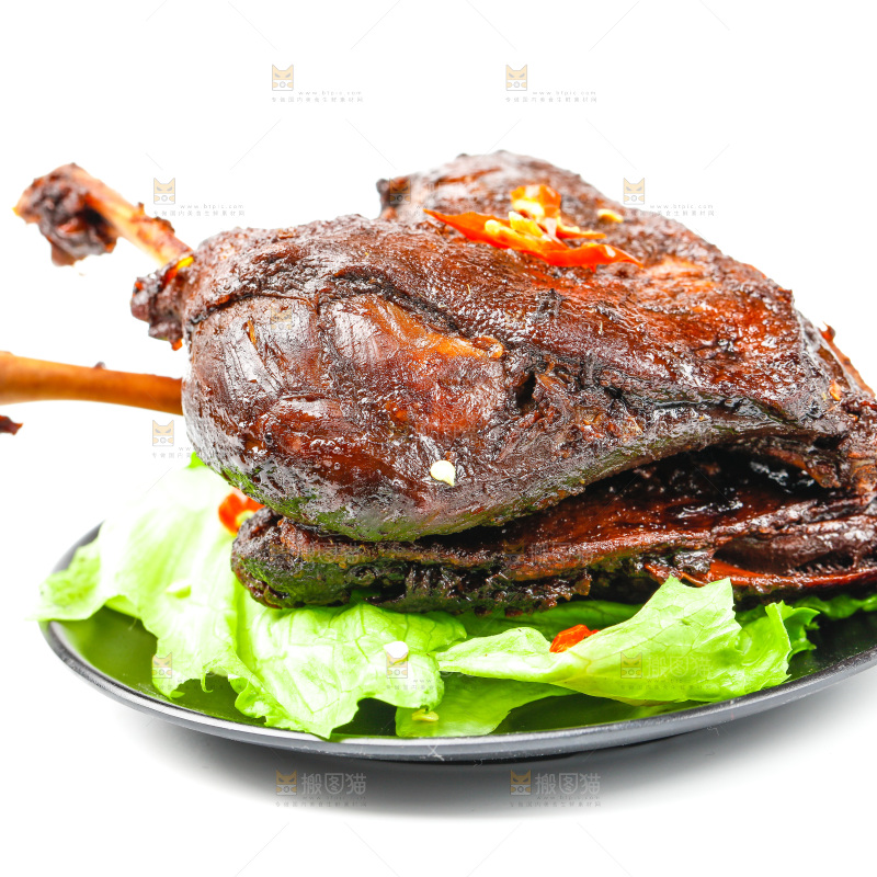 盘子里的酱香鸭腿