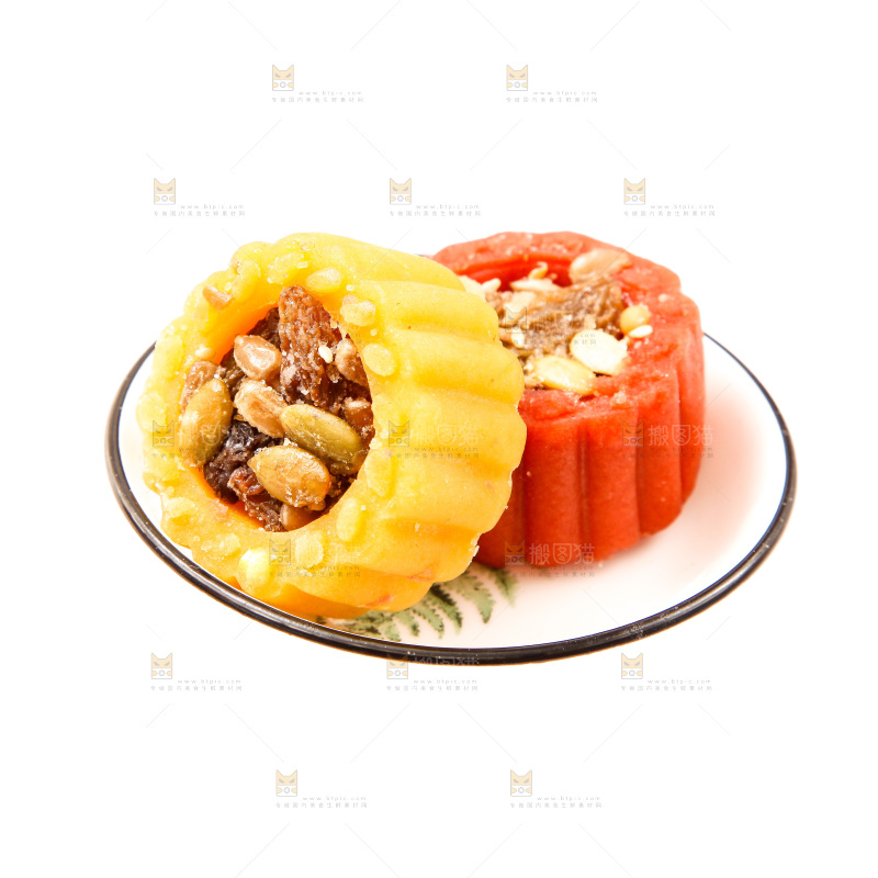白底上的坚果月饼