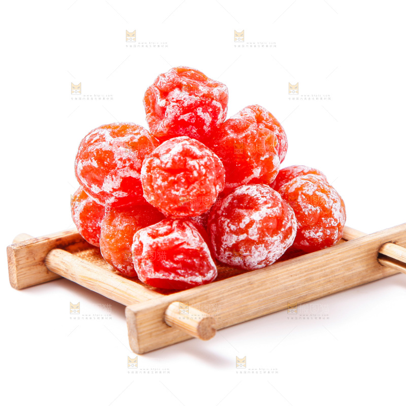 白底上放着情人梅