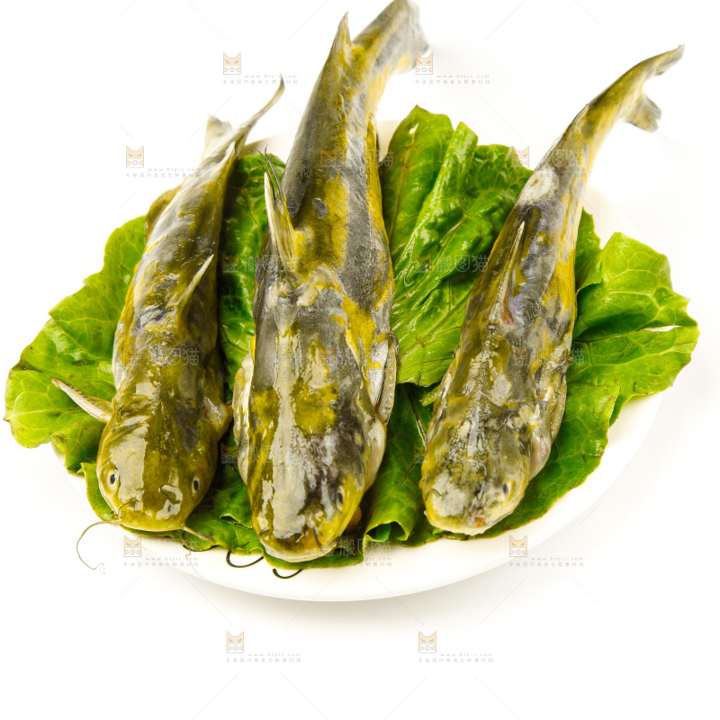 盘子里的黄骨鱼