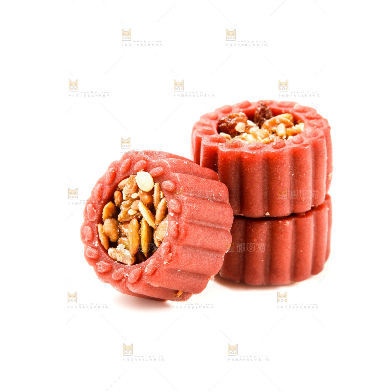 白底上的坚果月饼