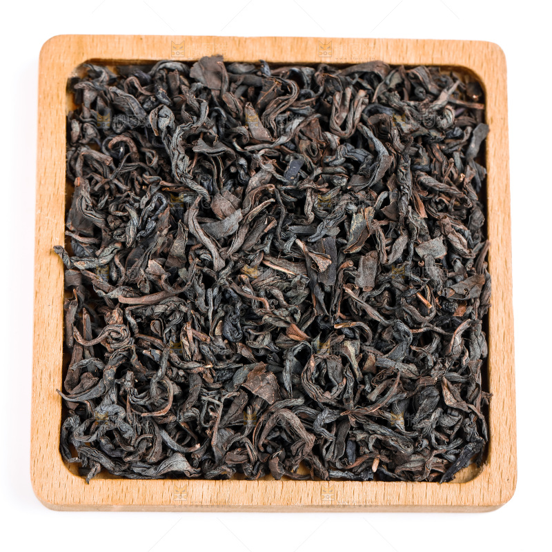 碟子里装着茶叶