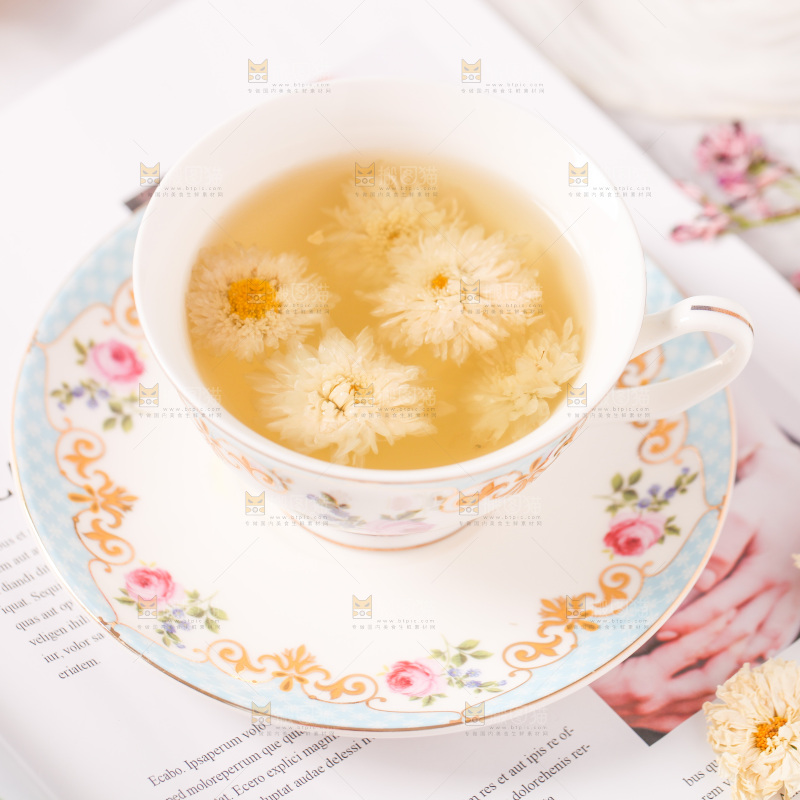 书上的一杯杭白菊花茶