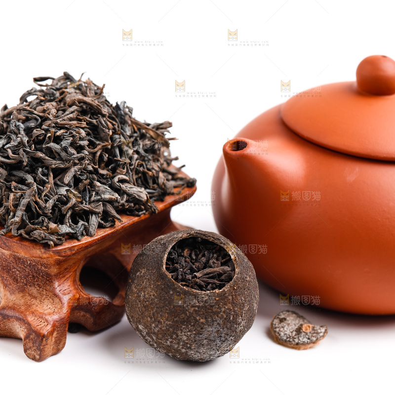 碟子里装着茶叶