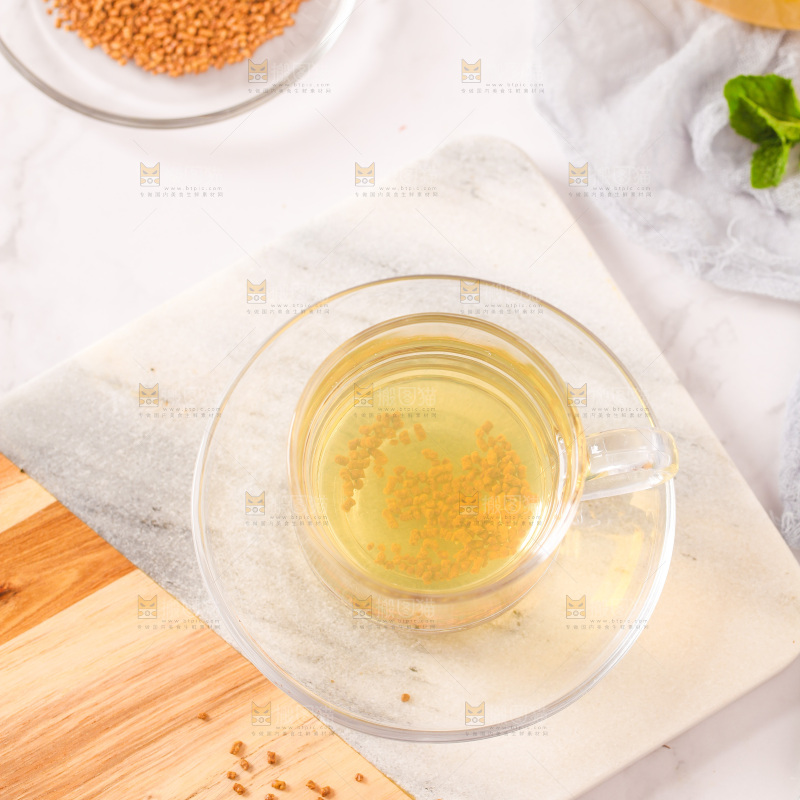 一杯苦荞麦茶