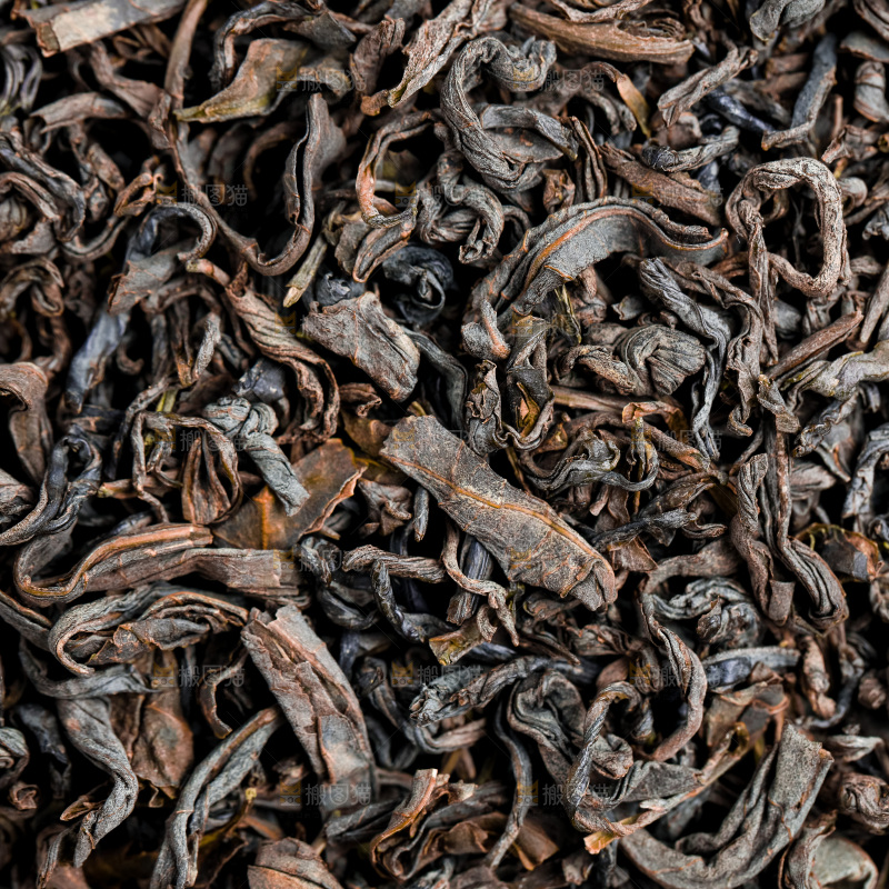 摆放着一堆的茶叶