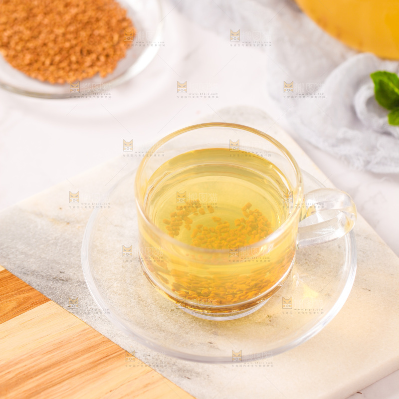 一杯苦荞麦茶