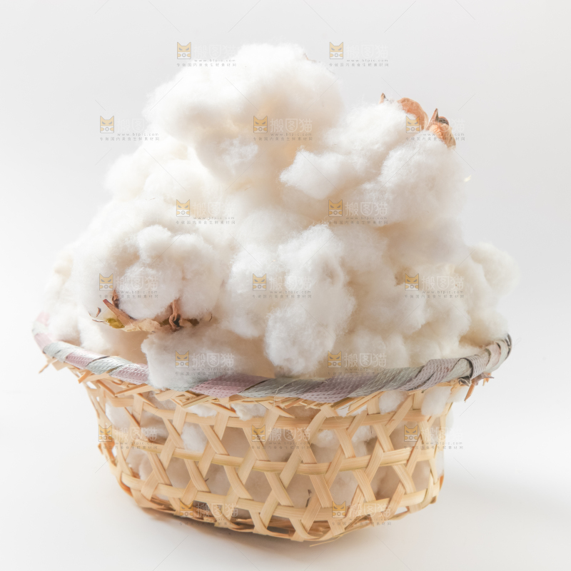 篮子里装着新疆棉花