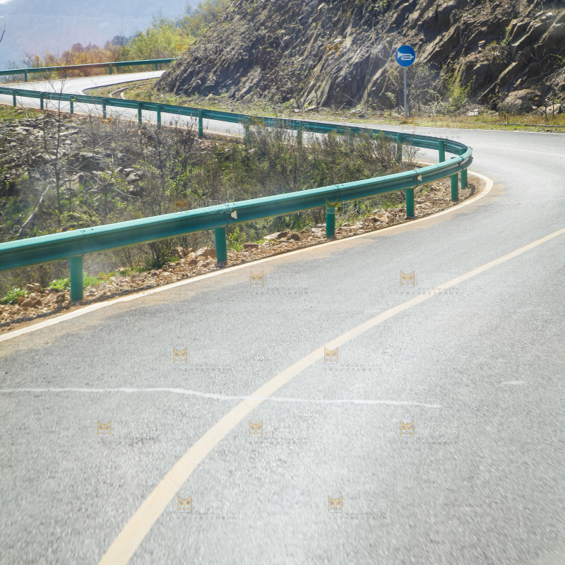 一条盘山公路