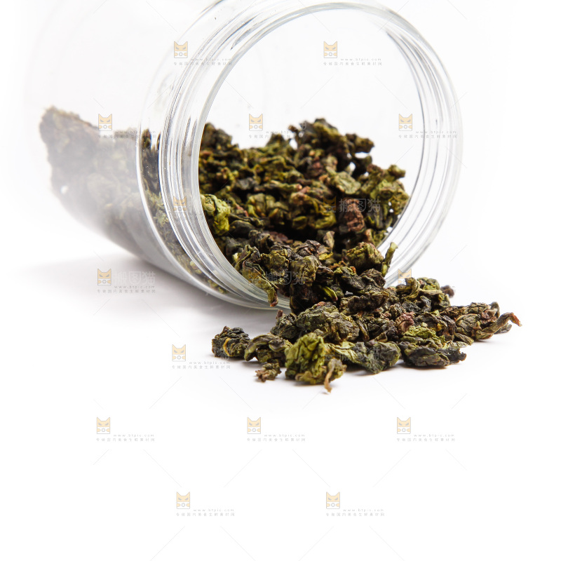 瓶子里装着乌龙茶