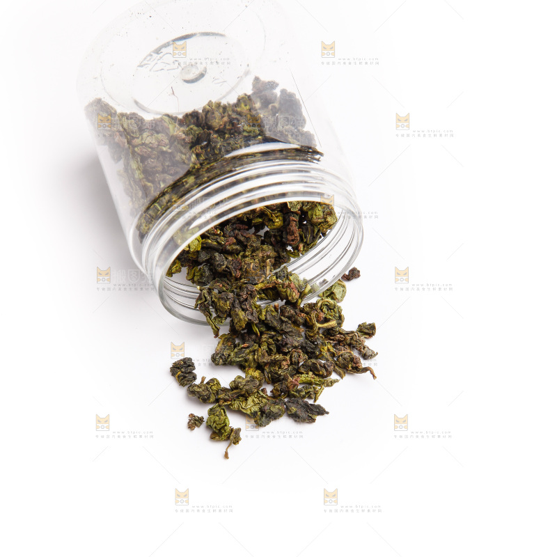 瓶子里装着乌龙茶