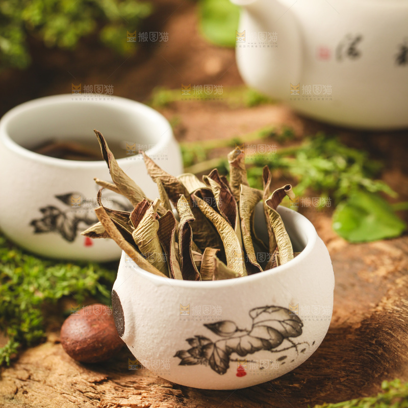 杯子里装着芦荟干