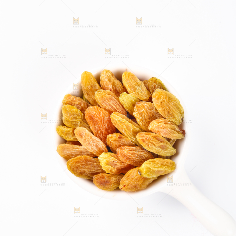 一碟吐鲁番树上黄葡萄干