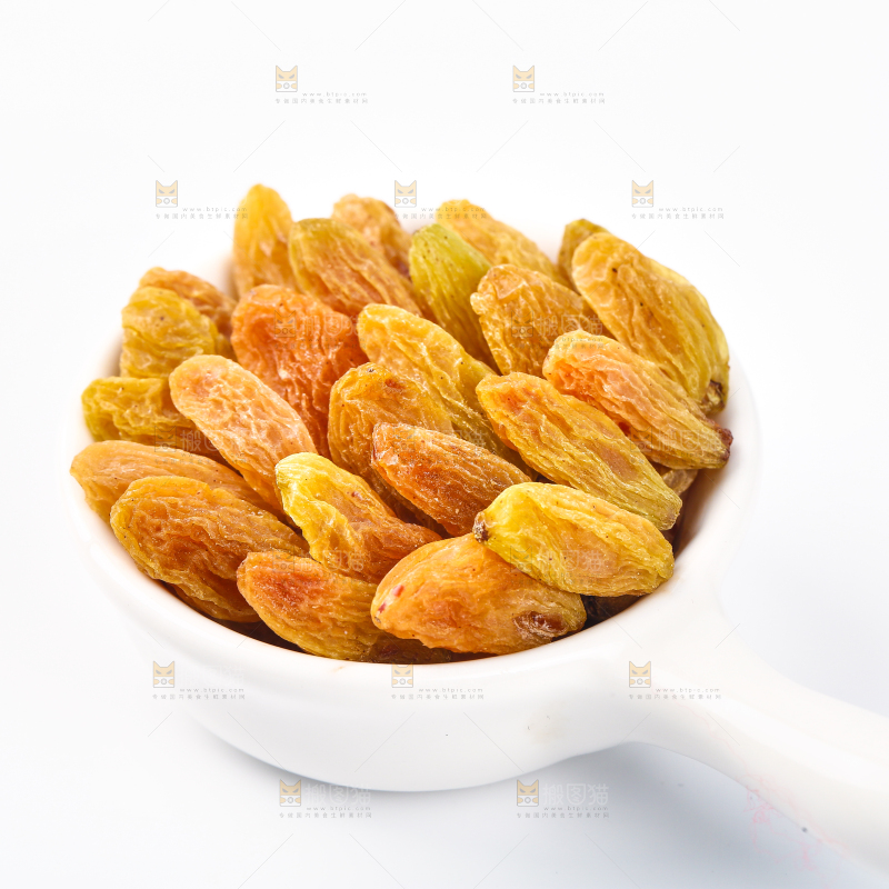 一碟吐鲁番树上黄葡萄干