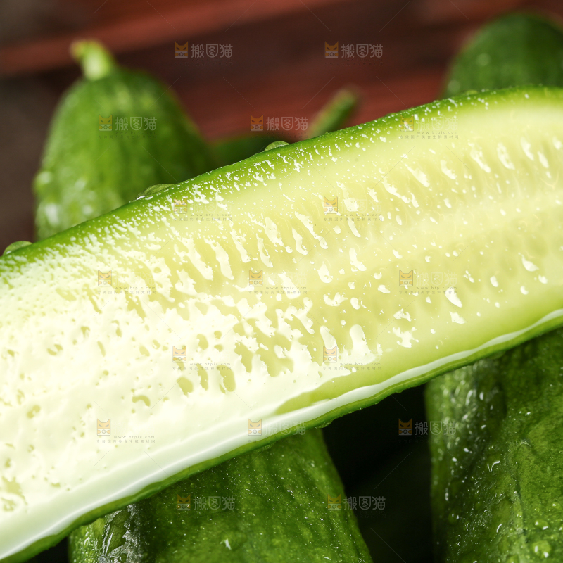 一盘寿光水果黄瓜