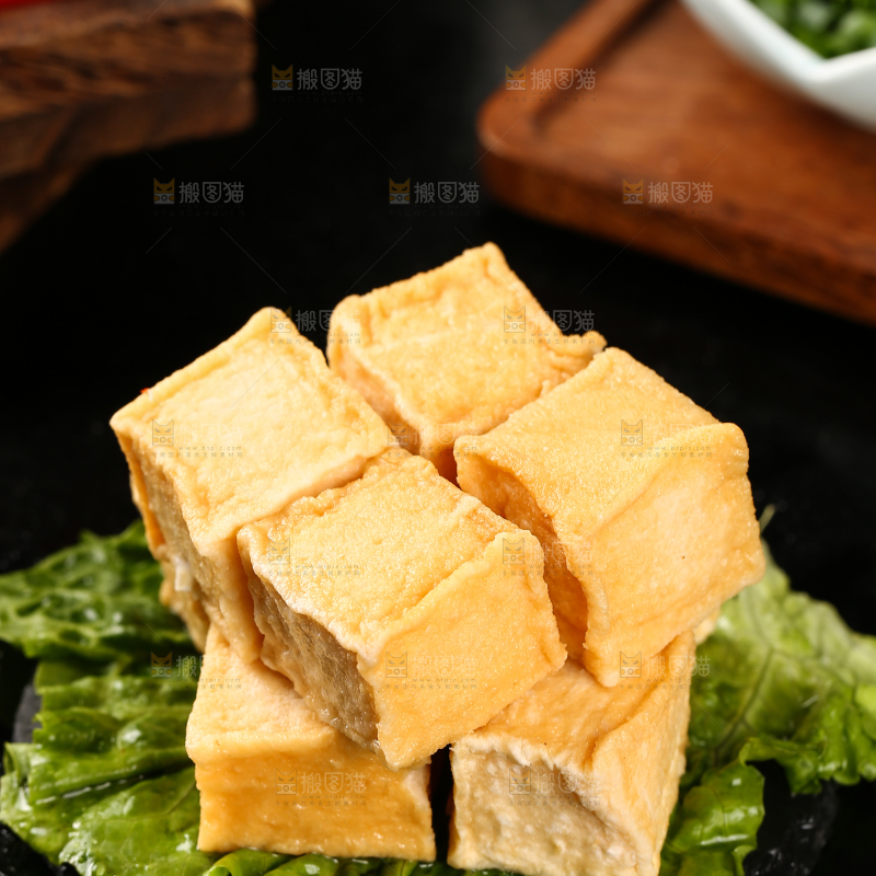 一堆火锅食材鱼豆腐