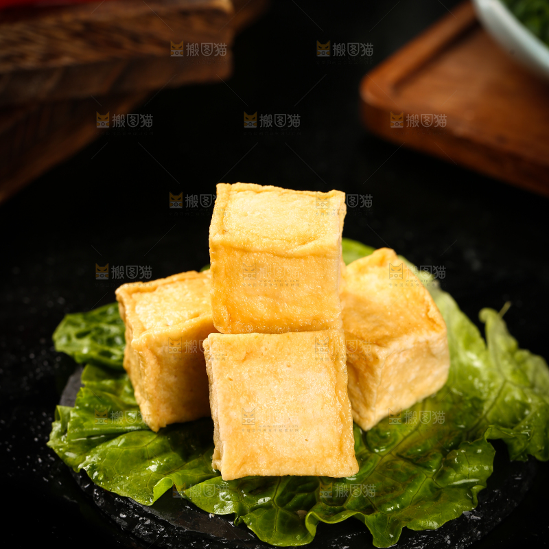 一堆火锅食材鱼豆腐