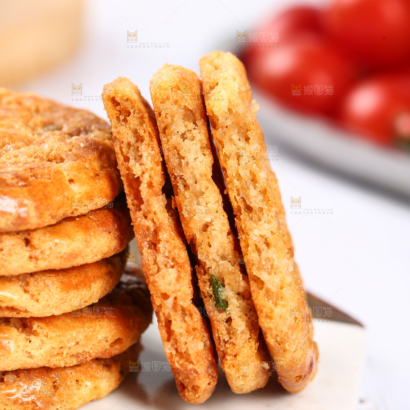 石垫上摆放着鸡仔饼