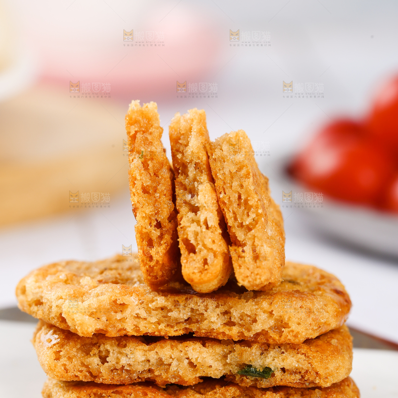 石垫上摆放着鸡仔饼