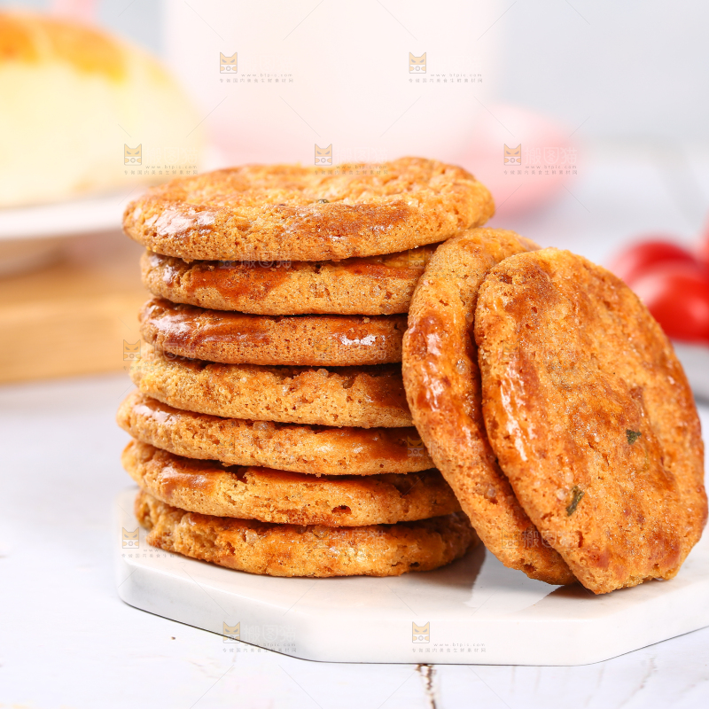 石垫上放着香酥鸡仔饼