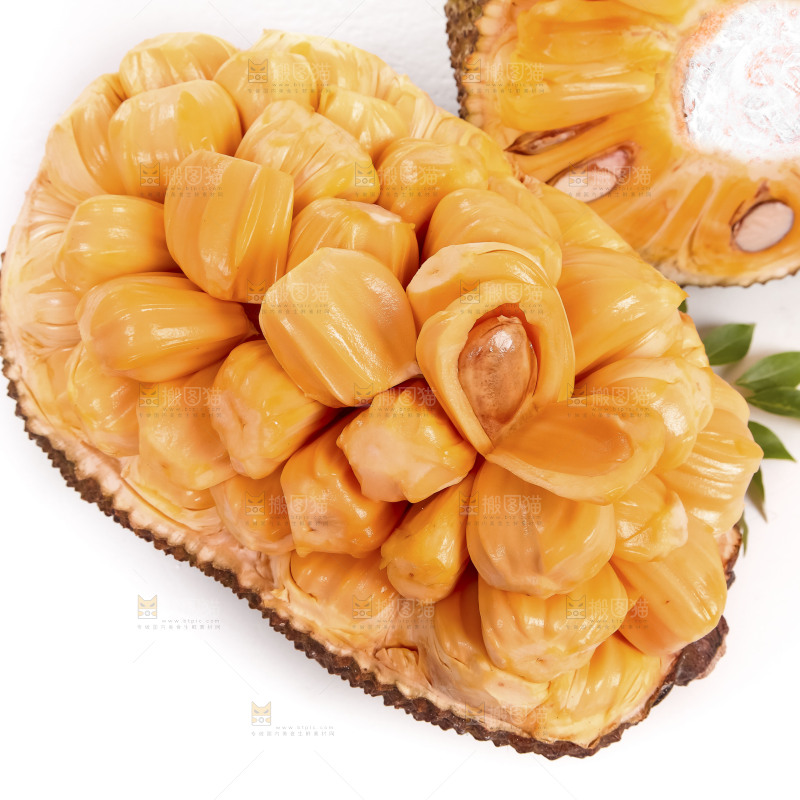 白底上放着红肉菠萝蜜
