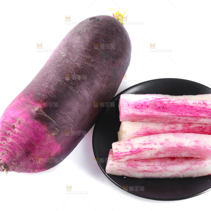 白底上的冰糖心萝卜