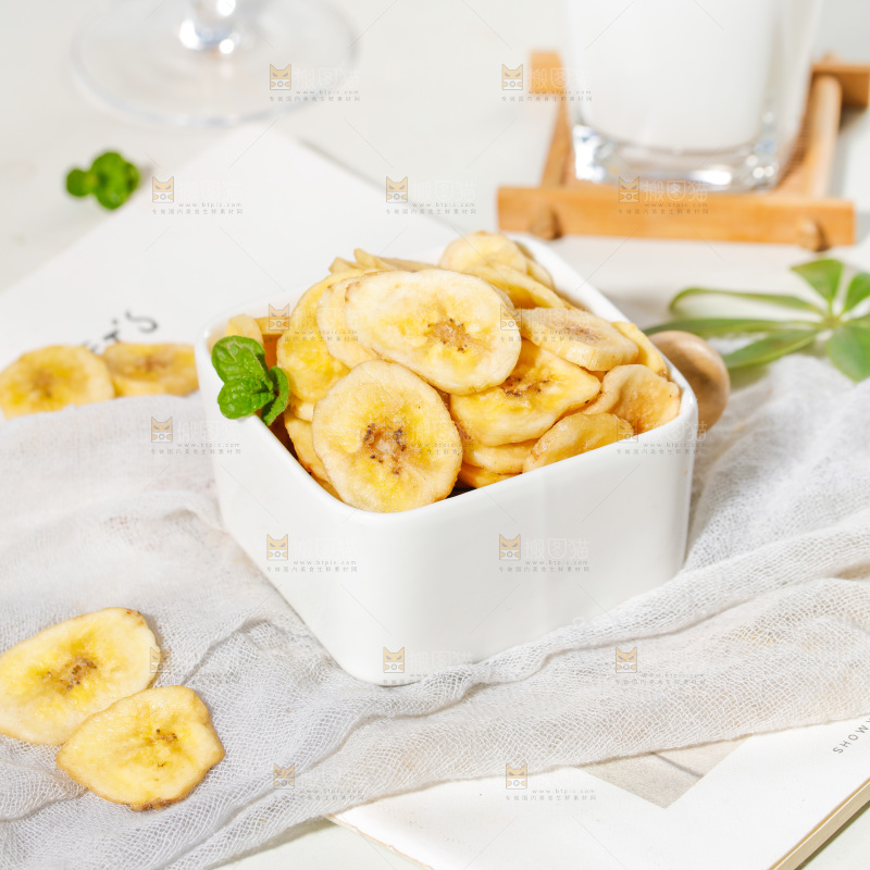 一盘香蕉脆片