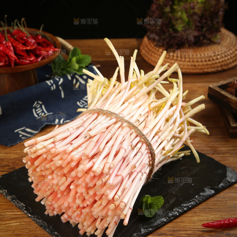 一捆折耳根嫩芽
