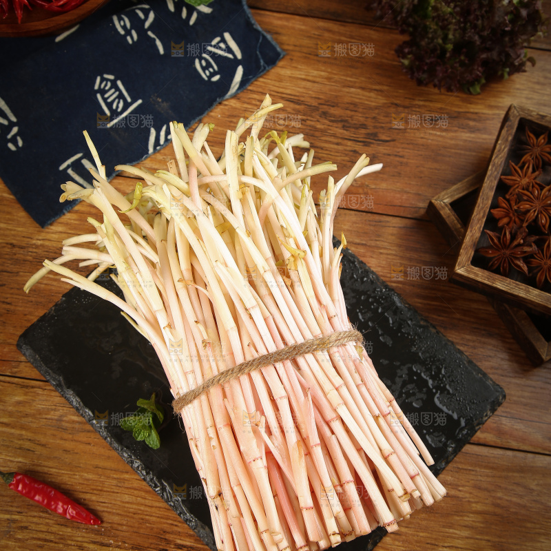 一捆折耳根嫩芽